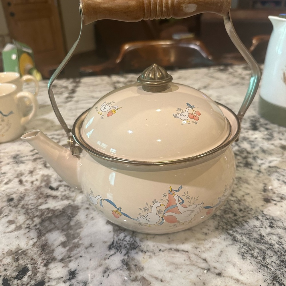 Marmalades geese teapot
